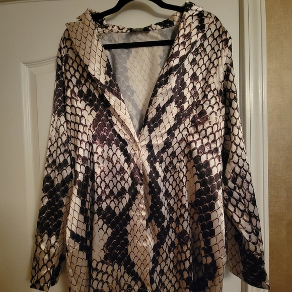 PrettyLittleThing Dresses & Skirts - PrettyLittleThing Snake Print Dress - Black and Cream